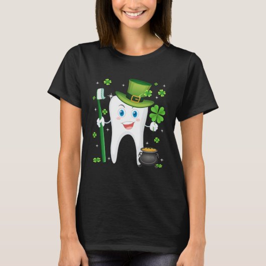 Cute Tooth With Hat Dental Assistant  St Patricks  Tシャツ (正面)