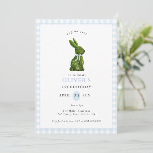 Cute Topiary Bunny blue Gingham Birthday 招待状 (スタンド正面)