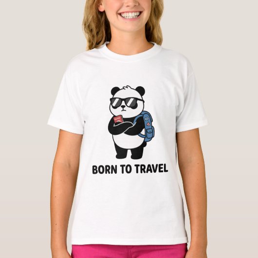 Cute Travel Panda – Born to Travel Tシャツ (正面)