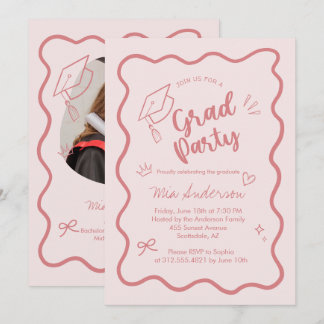 Cute Trendy Pink Wavy Border Graduation Invitation 案内状