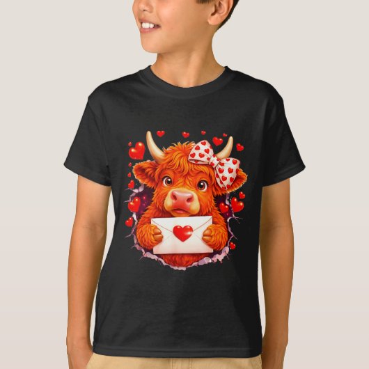 Cute Valentine Highland Cow With Heart Bow Western Tシャツ (正面)