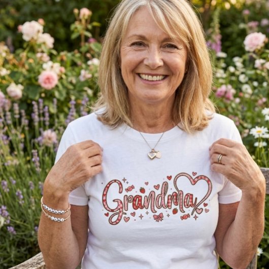 Cute, whimsical and warm Grandma Tシャツ