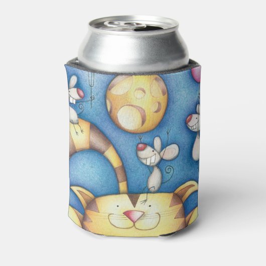 Cute Whimsical Cat and Mouse Moon Art 缶クーラー (缶裏面)