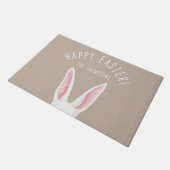 Cute White Bunny Ears On Beige Happy Easter ドアマット (アングル)