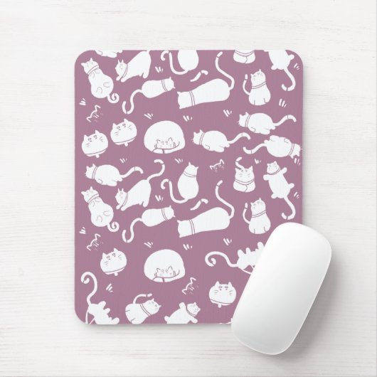 Cute White Cats Pattern on Mauve Background マウスパッド (マウス)