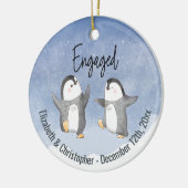 Cute Winter Penguins Monogrammed Engaged セラミックオーナメント (左)