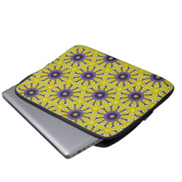 Cute Yellow Purple Kaleidoscope Geometric Pattern ラップトップスリーブ