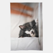 Cutest Baby Animals | Black & White Kitten キッチンタオル (縦)