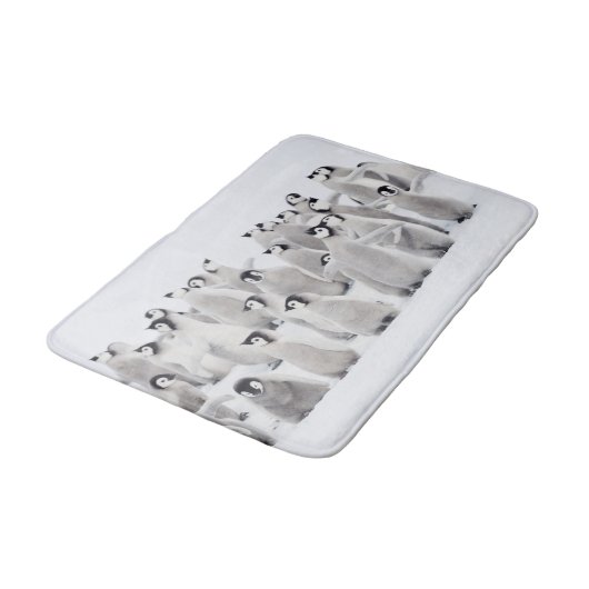 Cutest Baby Animals | Emperor Penguin Chicks バスマット (アングル)