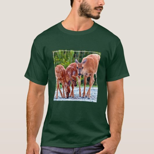 Cutest Baby Animals | Fawn with Babies Tシャツ (正面)