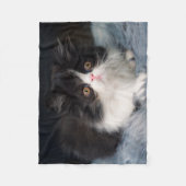 Cutest Baby Animals | Fluffy B&W Kitten フリースブランケット (正面)