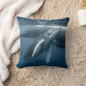 Cutest Baby Animals | Humpback Whale Calf クッション (ブランケット)