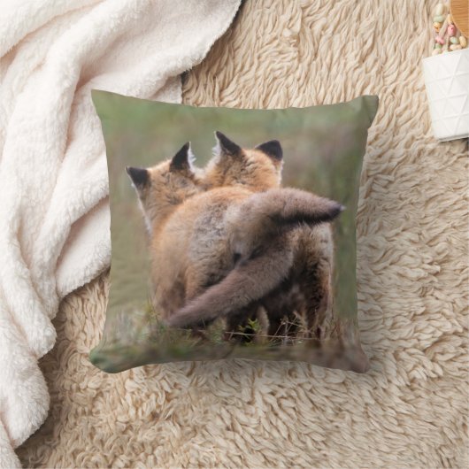 Cutest Baby Animals | Red Fox Kits Locking Tails クッション (ブランケット)