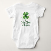 Cutest Clover in the Patch  ベビーボディスーツ (裏面)