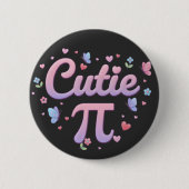 Cutie Pi Symbol Math Pun Pink Butterfly Hearts 缶バッジ (正面)
