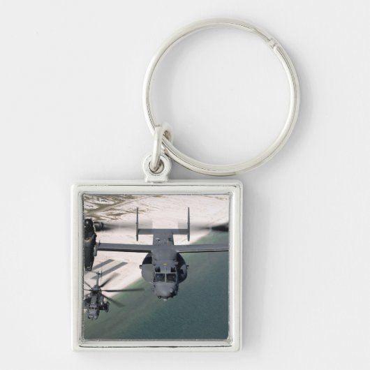 CV-22オスプレイとMH-53が低く舗装 キーホルダー (正面)