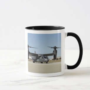 CV-22ミサゴは離陸のために準備します マグカップ