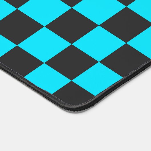 Cyan and charcoal checkerboard pattern デスクマット (コーナー)