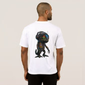 Cyberpunk Chameleon DJ Futuristic Art Tシャツ (裏面フル)