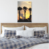 Cypriot Limassol Sunset – Mediterranean Palm Trees キャンバスプリント (インサイチュ (寝室))