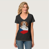 Czech Republic Flag Beagle Dog In Pocket Tシャツ (正面フル)