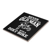 Dおもしろいを持つ老人には贈り物は決して気に入らない タイル (側面)