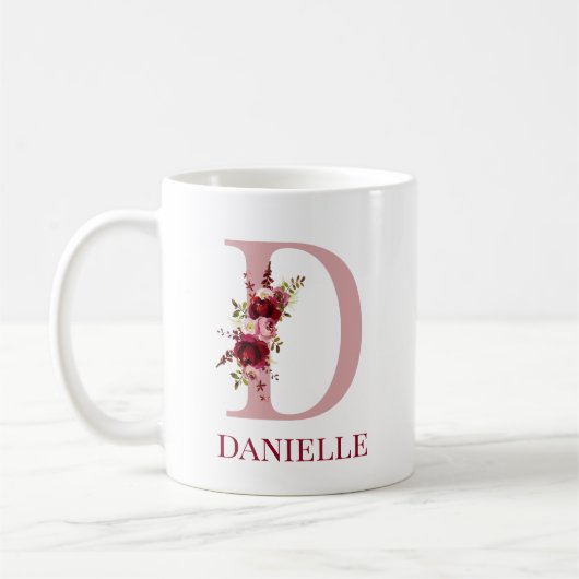 Dの文字のワインレッドとピンクの花柄 コーヒーマグカップ (左)