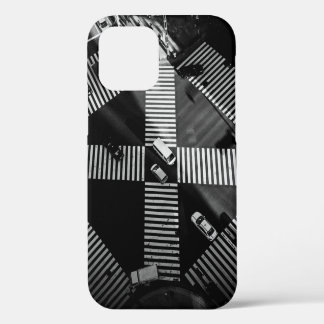 Dの日の通りでの車両の航空写真 iPhone 12ケース