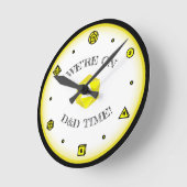 D&Dタイム中 – YELLOW ラウンド壁時計 (傾斜)