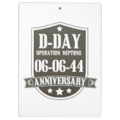 D-Dayアニバーサリーバッジ クリップボード (裏面)