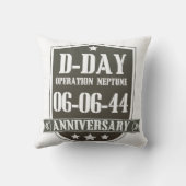 D-Day記念バッジ クッション (裏面)