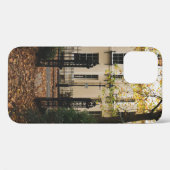 DAの間木に囲まれた白いコンクリートの家 Case-Mate iPhoneケース (裏面 (横))