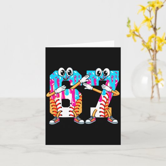 Dabbing Baseball Ice Cream Drip Number 67 Birthday カード (黄色い花)