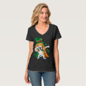 Dabbing Beagle Leprechaun St Patricks Day Tシャツ (正面フル)