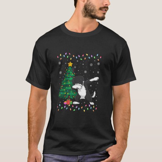 Dabbing Bernedoodle犬クリスマスツリーが醜いChriを点灯 Tシャツ (正面)