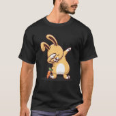 Dabbing Bunny with carrot Tシャツ (正面)