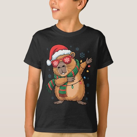 Dabbing Capybara Christmas Santa Hat Funny Holiday Tシャツ (正面)