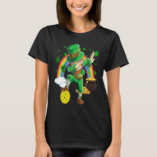 Dabbing Leprechaun Pickleball Ball St Patricks Day Tシャツ (正面)