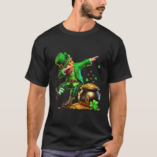 Dabbing Leprechaun St. Patrick's Day Pot of Gold Tシャツ (正面)