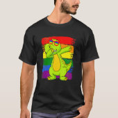 Dabbing Pridesaurus Rex Dinosaur LGBT Flag Gay Pri Tシャツ (正面)