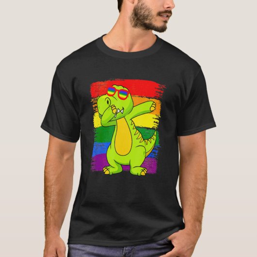 Dabbing Pridesaurus Rex Dinosaur LGBT Flag Gay Pri Tシャツ (正面)