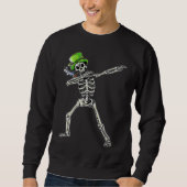 Dabbing Skeleton Wearing Green Hat  St Patrick's D スウェットシャツ (正面)