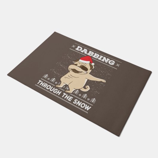 Dabbing Through The Snow Pug Ugly Christmas Sweate ドアマット (アングル)