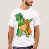 Dabbing Turtle St Patricks Day Boys Leprechaun Tシャツ (正面)