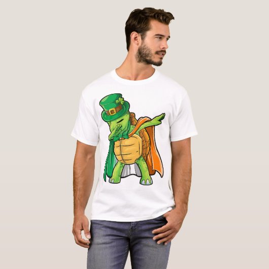 Dabbing Turtle St Patricks Day Boys Leprechaun Tシャツ (正面フル)