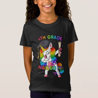Dabbing Unicorn 4年生It卒業 Tシャツ