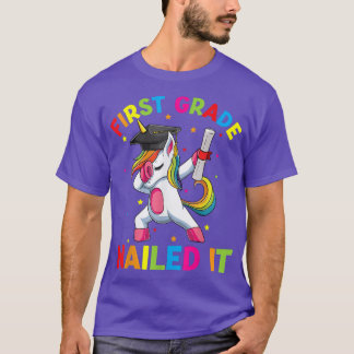 Dabbing Unicorn  For Graduate Girls 1st Grade Nail Tシャツ