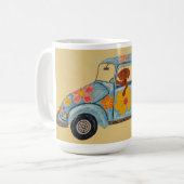 Dachshund in Hippie car  コーヒーマグカップ (正面左)
