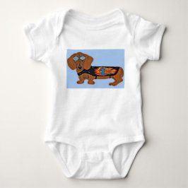Dachshund in Racing Jacket T-Shirt ベビーボディスーツ