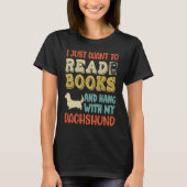 Dachshund Mama Ich Will Only Read Books Hanging Do Tシャツ (正面)